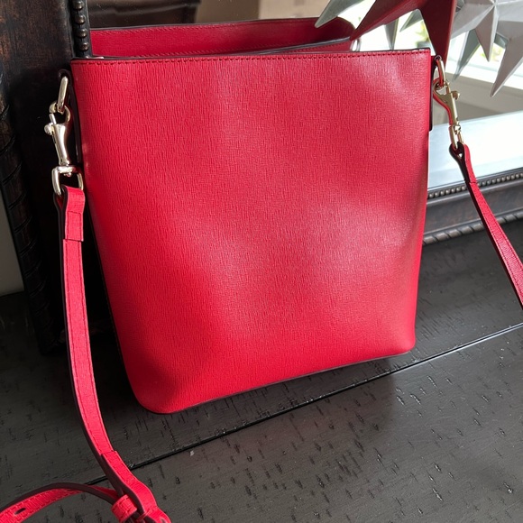 EUC Dooney Red Crossbody purse - Picture 5 of 11